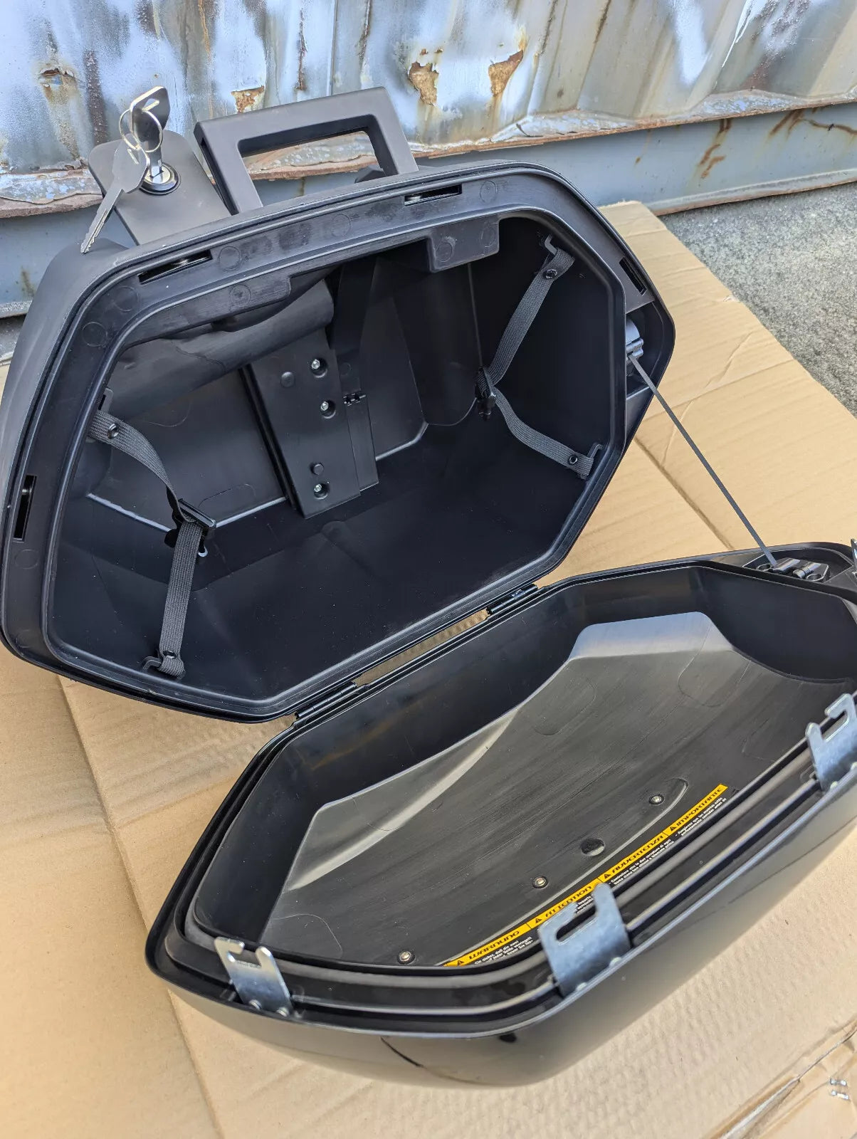 For Yamaha FJR1300 FJR 1300 Saddlebags Left+Right Side Cases Trunk For Yamaha FJR1300 FJR 1300 Saddlebags Left+Right Side Cases Trunk