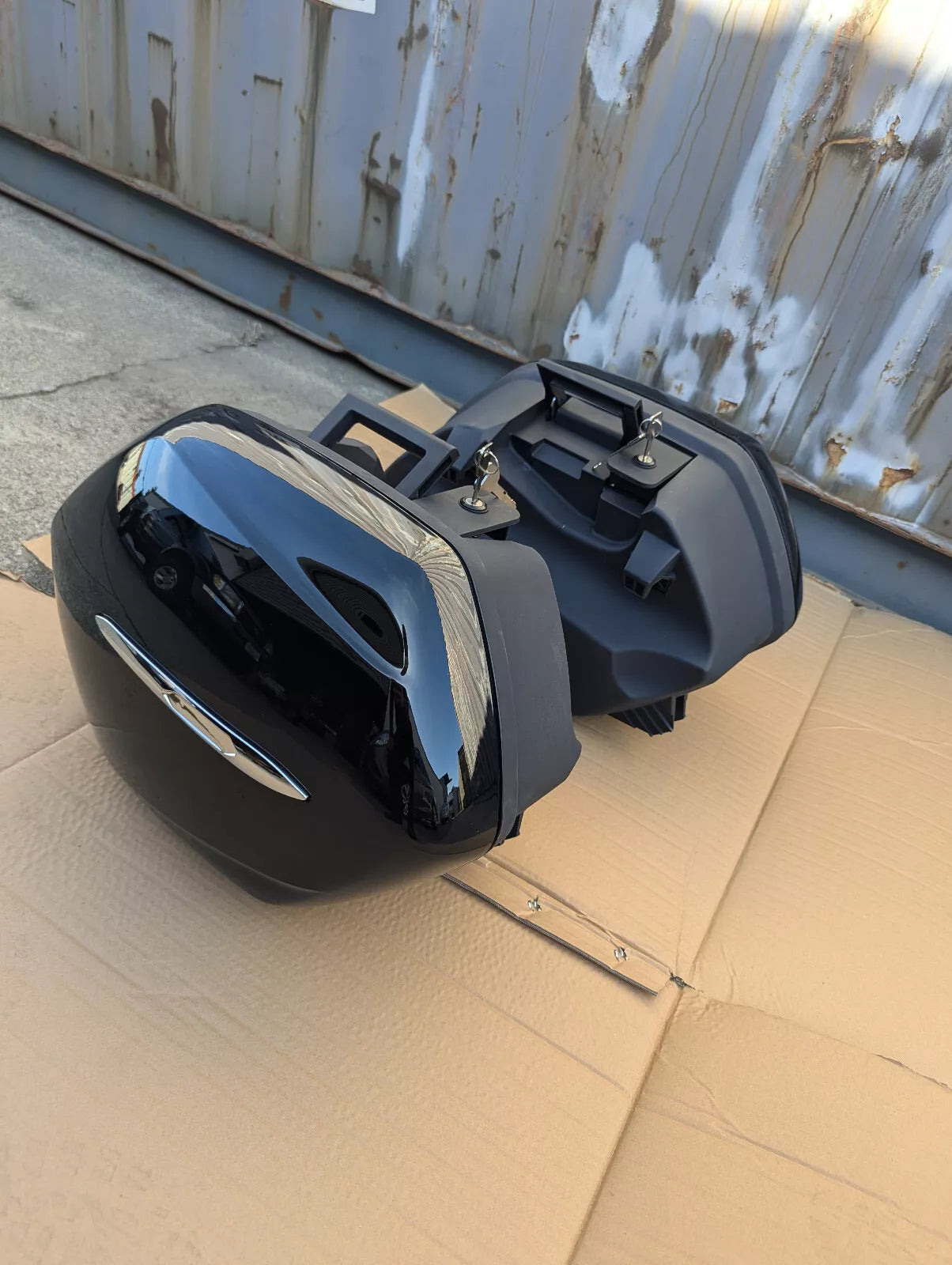 For Yamaha FJR1300 FJR 1300 Saddlebags Left+Right Side Cases Trunk For Yamaha FJR1300 FJR 1300 Saddlebags Left+Right Side Cases Trunk