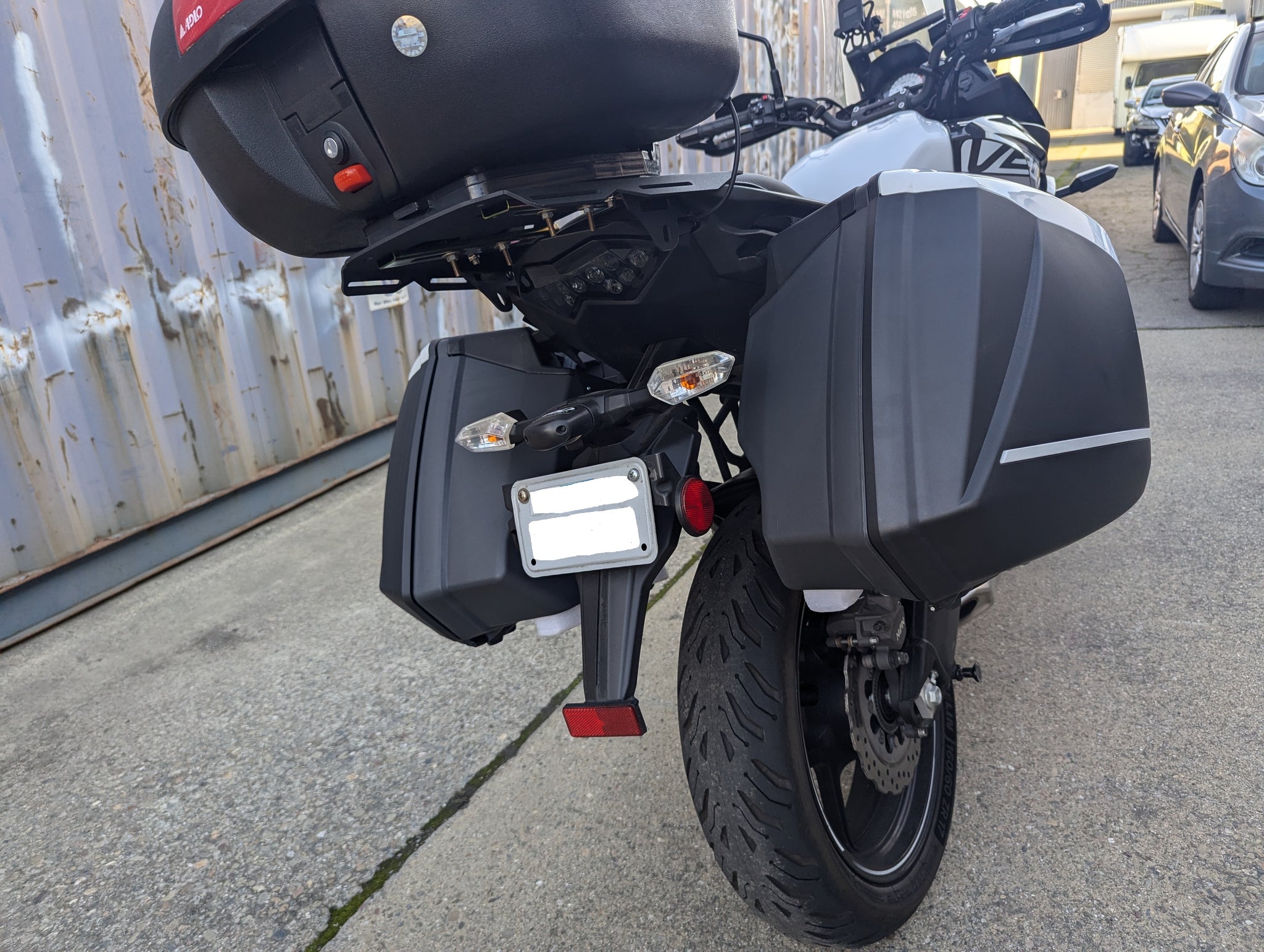 Left White Improved 38L Saddlebag for Kawasaki Versys 650
