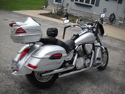 Universal RS Hard Saddlebags Silver Mutazu Inc