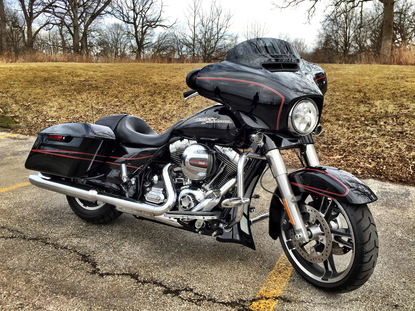 thumbnail image 2 of TCMT Unpainted Fiberglass Stretched Chin Spoiler For Harley Street Glide & Road King FLH (97-13) 2 of 4